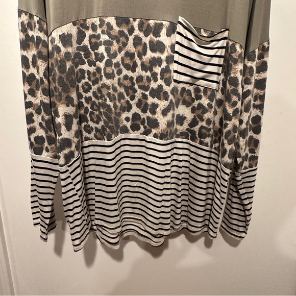 NWOT Lovely Melody Green Long Sleeve Tee - Picture 4 of 8